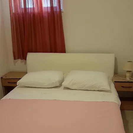 Apartments Viganj *