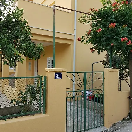 Apartments Viganj ויגאני