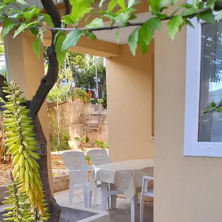 Apartments Viganj ヴィガニ