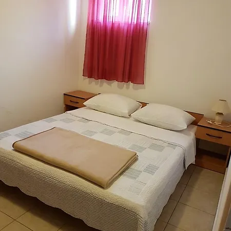 Apartments Viganj *